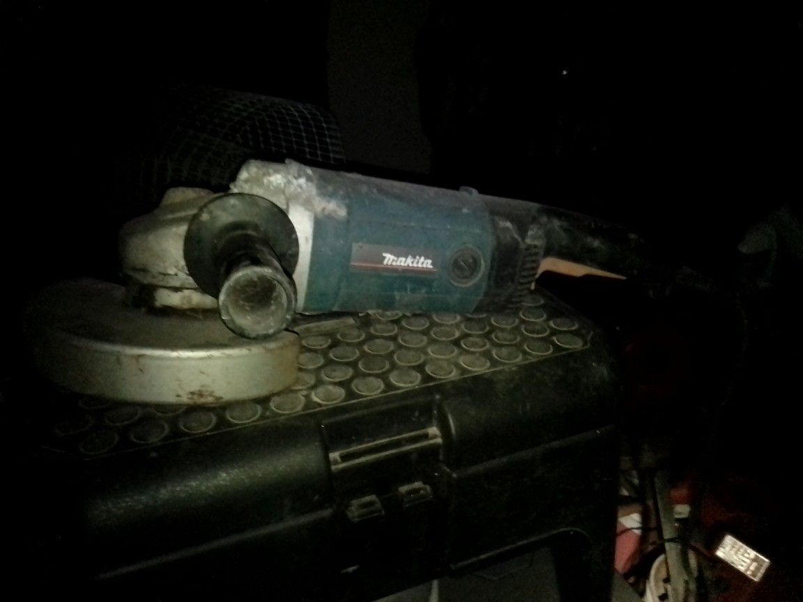 Milwaukee Grinder