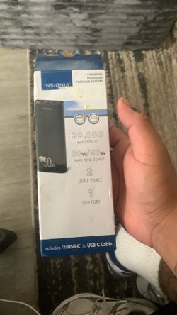 Insigniaâ„¢ Black 20,000 mAh Digital Display Portable Charger Battery Power Bank