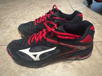 Mizuno Wave Lightning Volleyball Court Shoes 9 1/2
