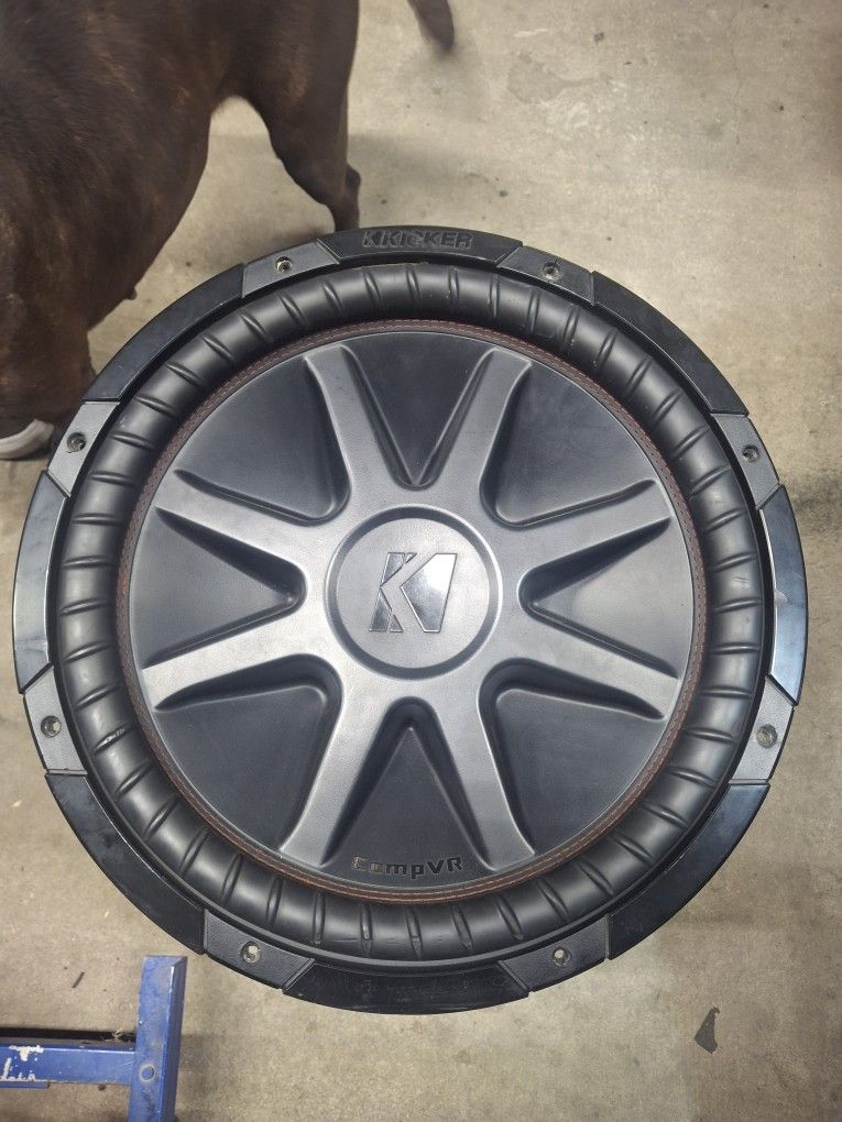 Kicker comp VR one 15' Subwoofer. Good Used Functions. 130.00 Merced Pick Up
