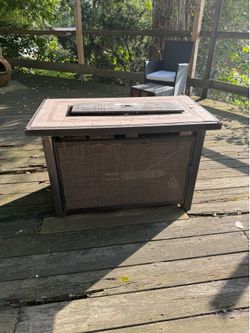 Outdoor Fire Pit (light up rocks on inside needs propane tank)