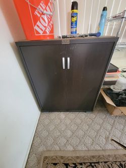 Shoe cabinet