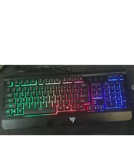 Victsing Wired Gaming Keyboard. Model PC273A.