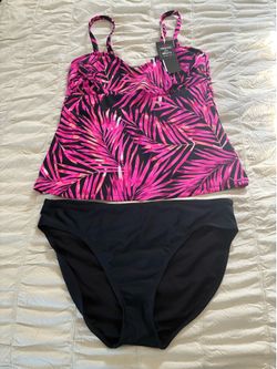 Women’s swim suit
