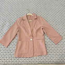 Women’s https://offerup.com/redirect/?o=SmFja2V0LkxpZ2h0d2VpZ2h0LlBpbms= .Size small.28$