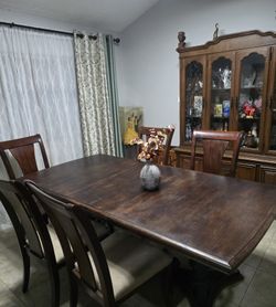 Wooden Dining Room Table  with 6 chairs