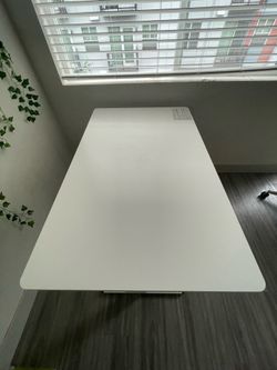 Standing desk