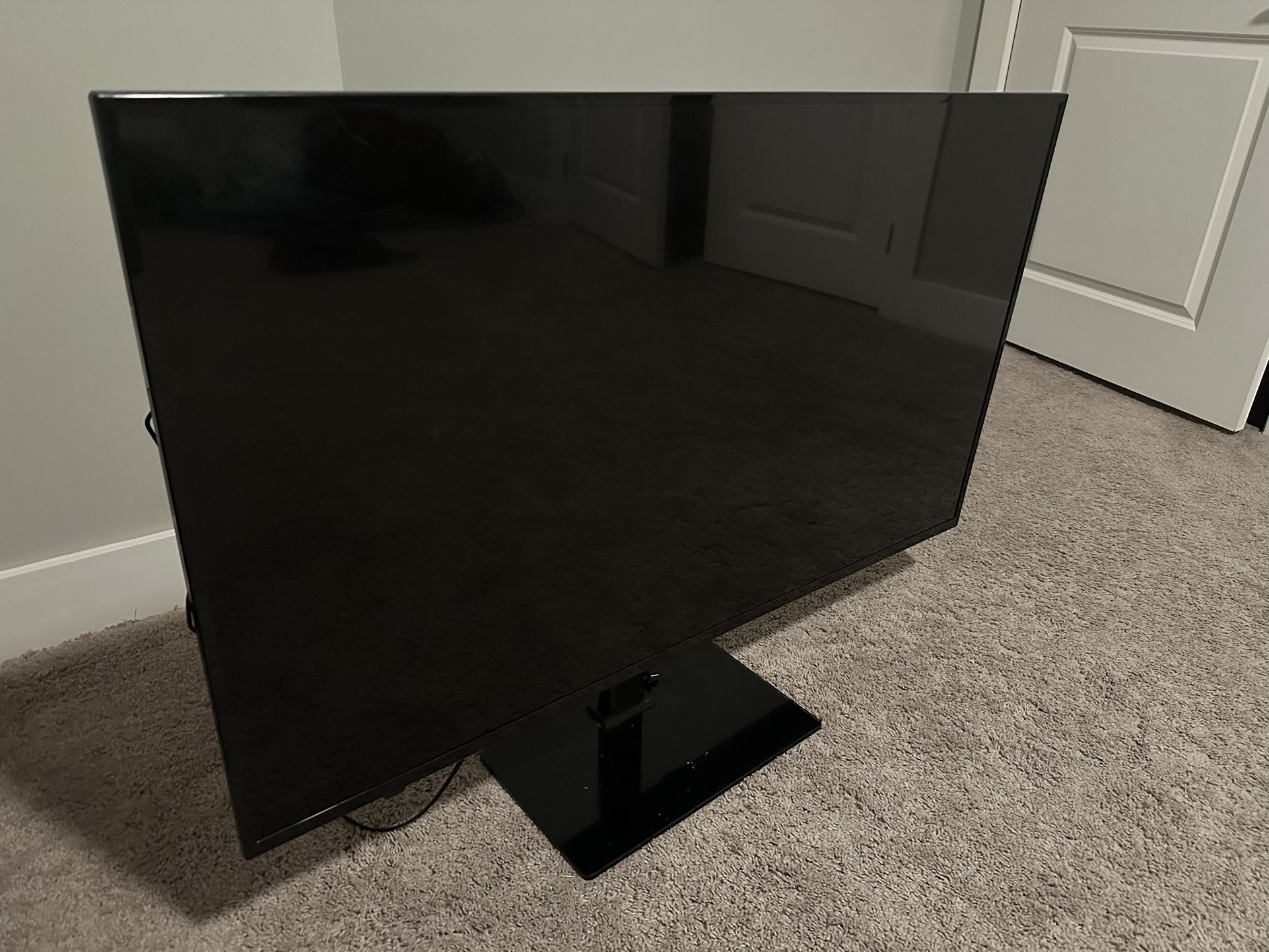 Flat screen TV: Insignia™ - 55" Class F30 Series LED 4K UHD Smart Fire TV