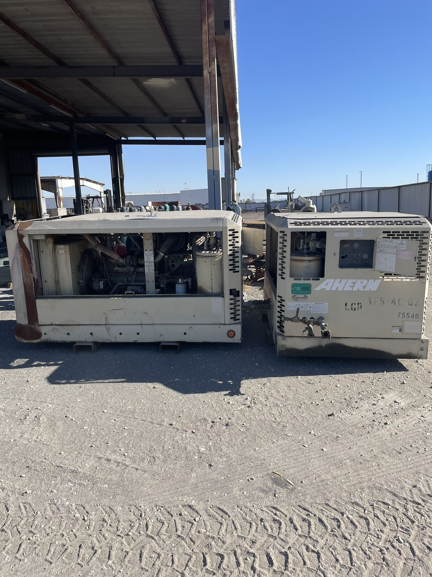 Sandblaster And Compressors