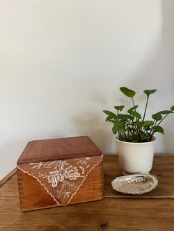 Vintage Wooden Keepsake/Jewelry Box with Floral Lace Detail
