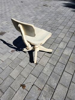 Vintage Wooden Swivel Office Chair on Casters – Adjustable Height