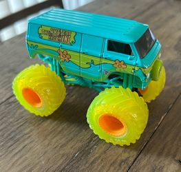 Scooby-Doo and The Mystery Machine Monster Jam Trucks