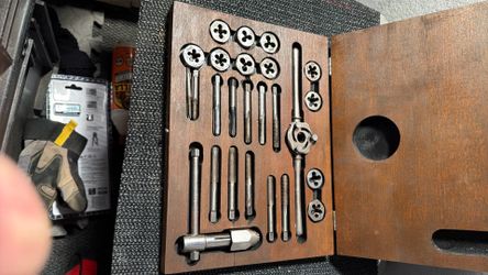 Blue Point tap and die set 
