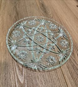 Crystal  Plate with Star Pattern