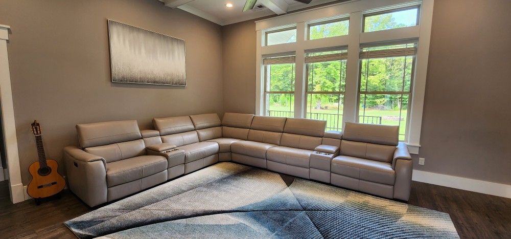 Leo Sectional )