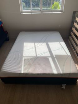 Tempur-pedic queen sized firm adapt mattress / Bed frame and dresser