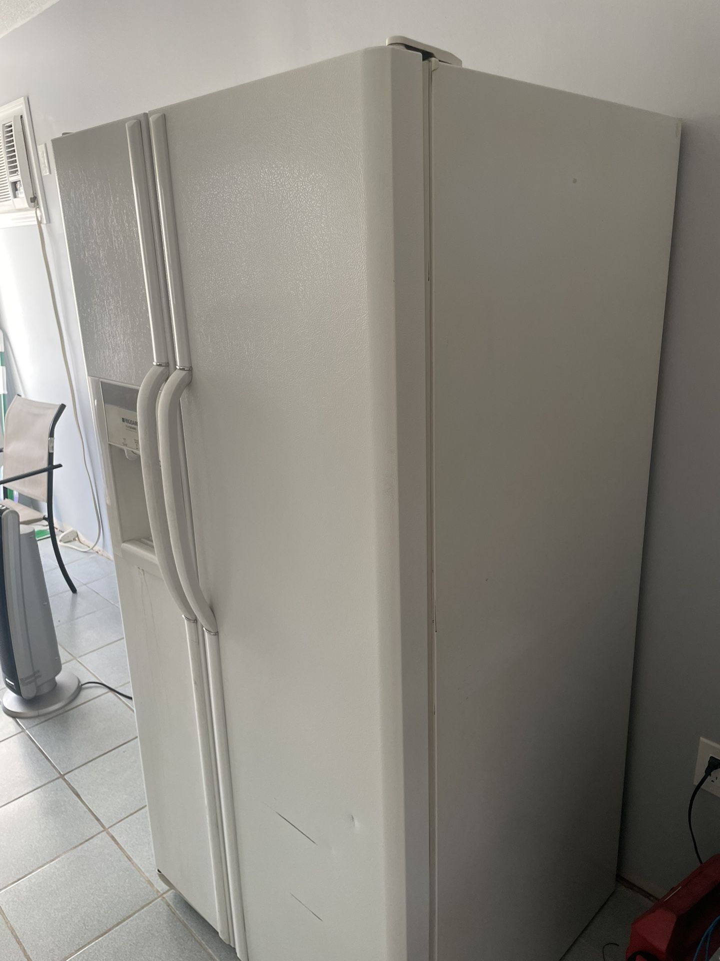 Refrigerator Everything Works