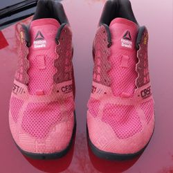               
Reebok Crossfit Nano 5  Shoes 
Pink  05 / Women's 
(Size 9)
