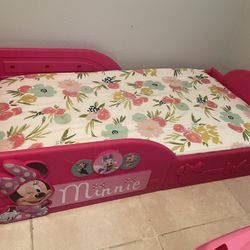 Minnie Mouse Toddler Bed