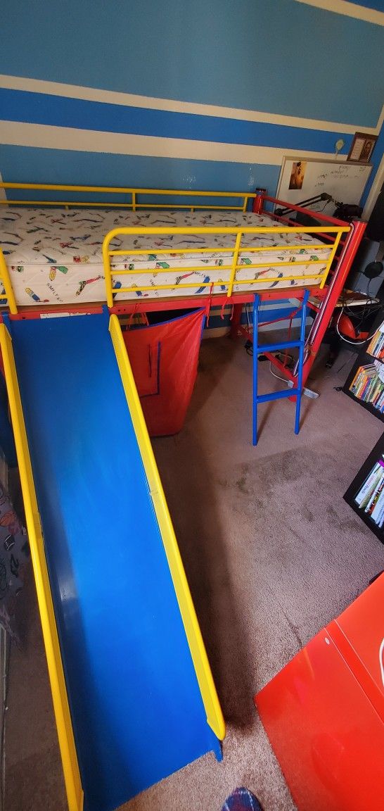 Bunk Bed (Twin)