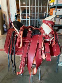 Montura charra de cuero latigo con herraje
