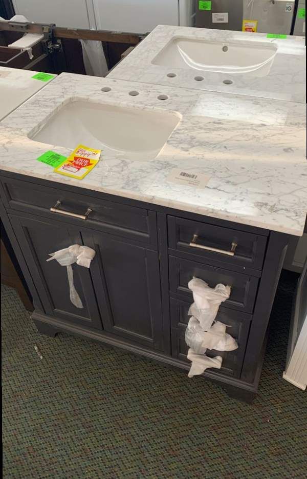 NEW SCOTT LIVING 36” BATHROOM VANITY CD