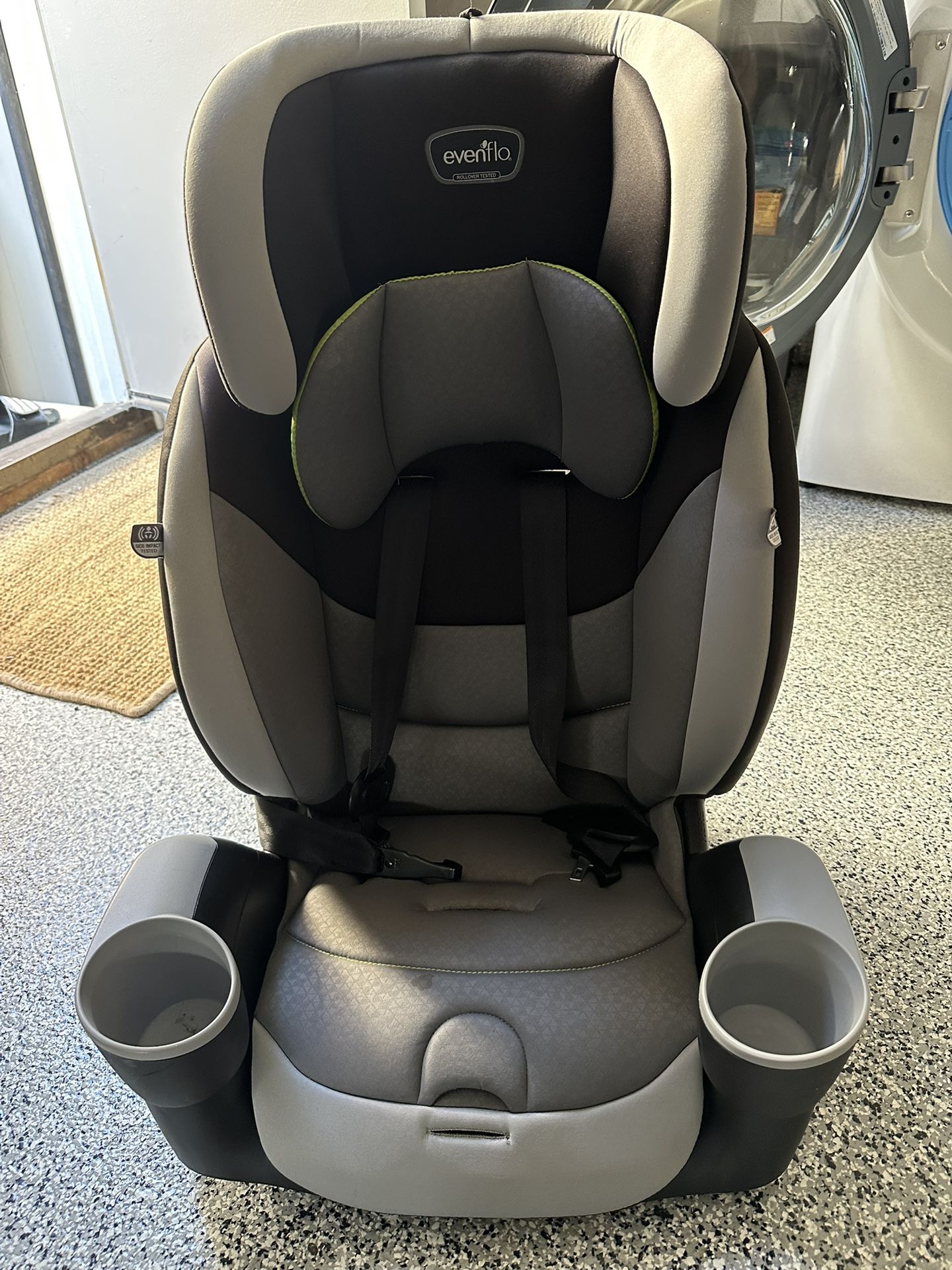 Evenflo Maestro Sport Harness Booster Car Seat