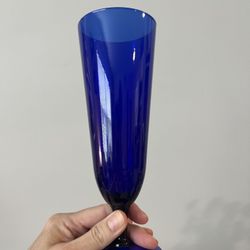 Beautiful Colbolt blue vintage glasses 😍