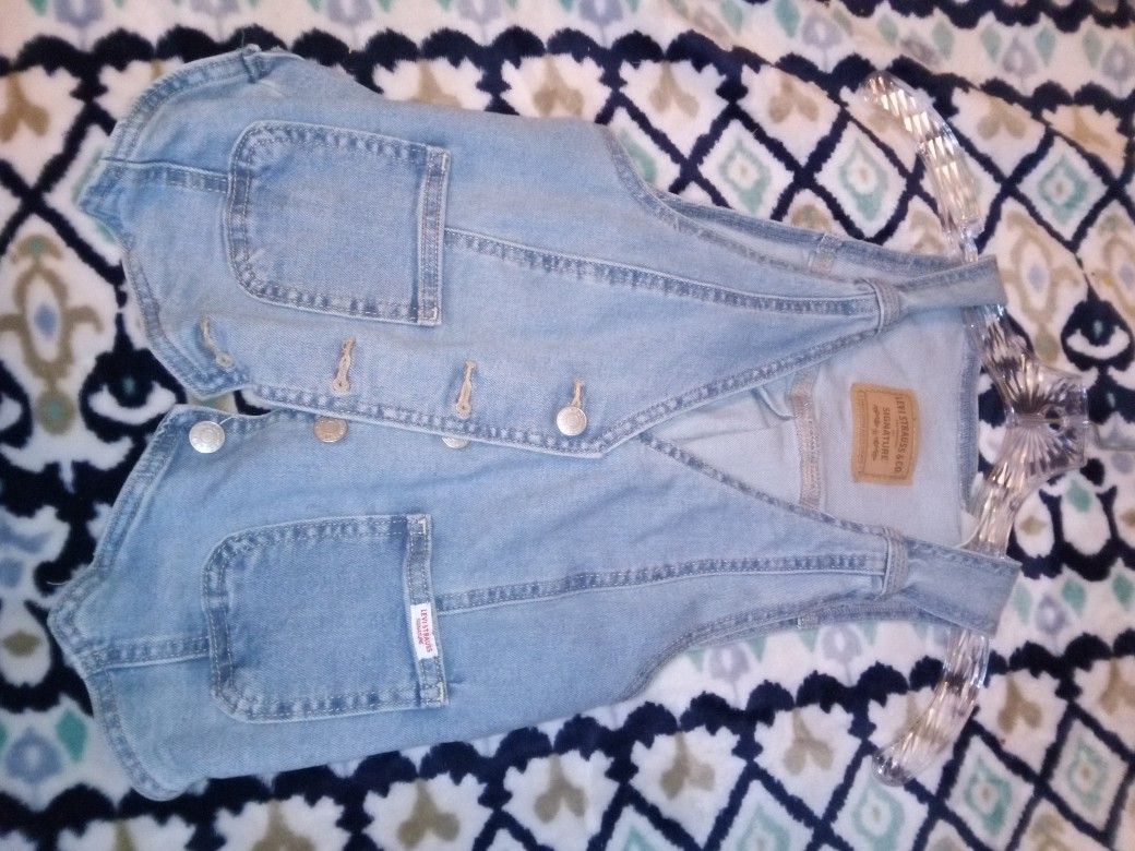 Levis Vest