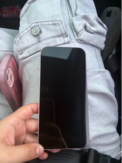 iPhone 15 pink