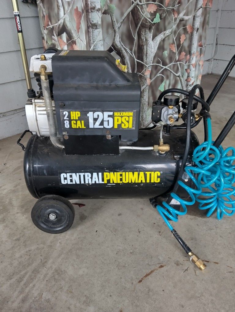 8 Gallon Air Compressor 