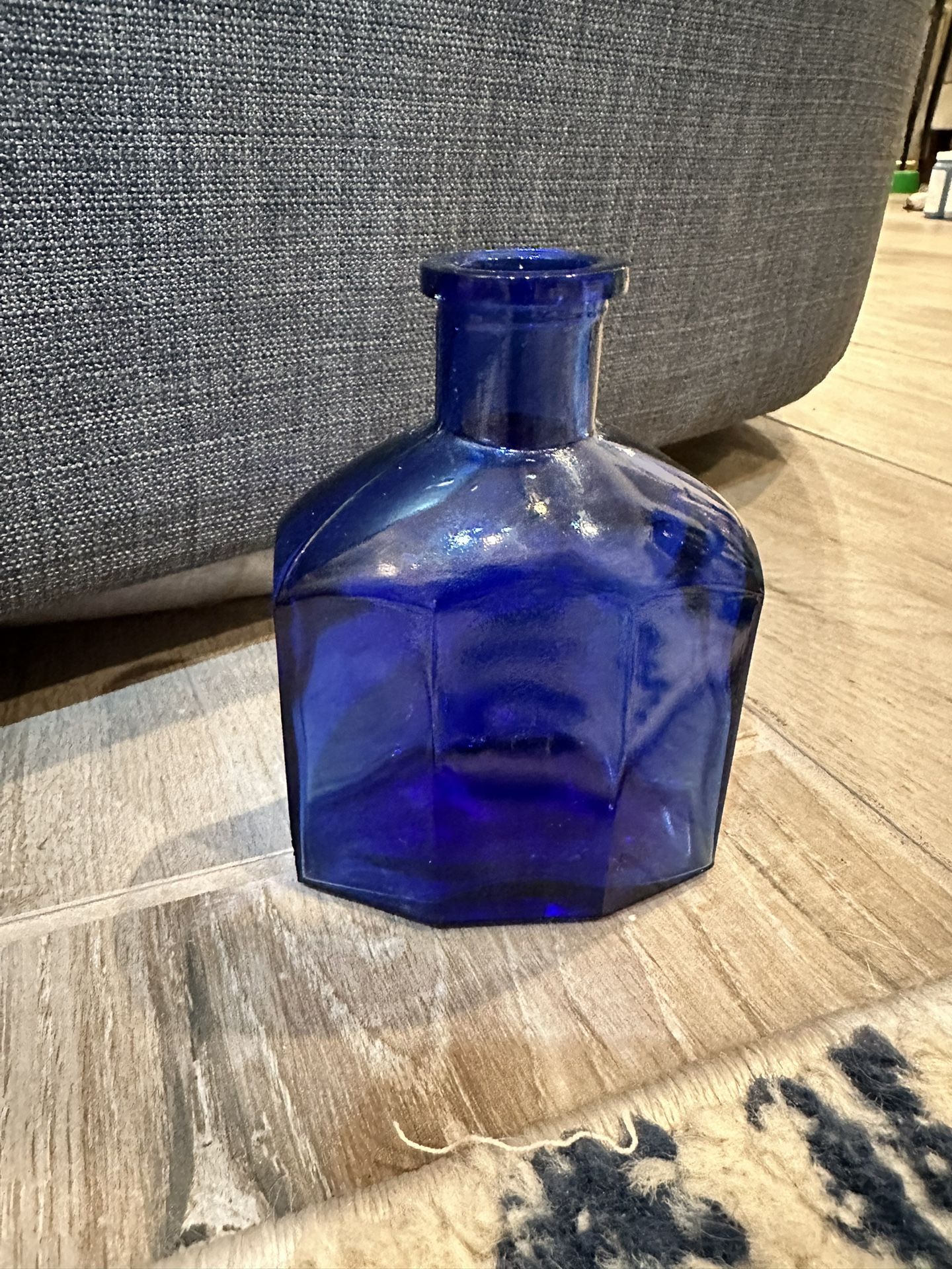 RARE VINTAGE COBALT BLUE MIND ART STUDIO GLASS 8 SIDED BOTTLE