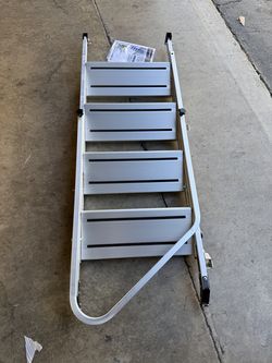 Lippert 2023024501 Victory Step Quad 4-Step Toy Hauler RV Patio Steps Handrail