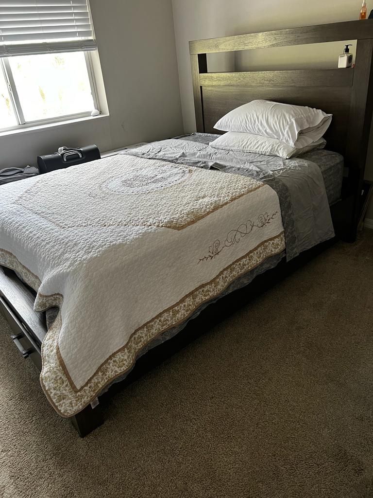 Queen Size Bed Frame With Mattress