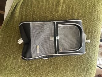 Pet backpack/carrier - read desc