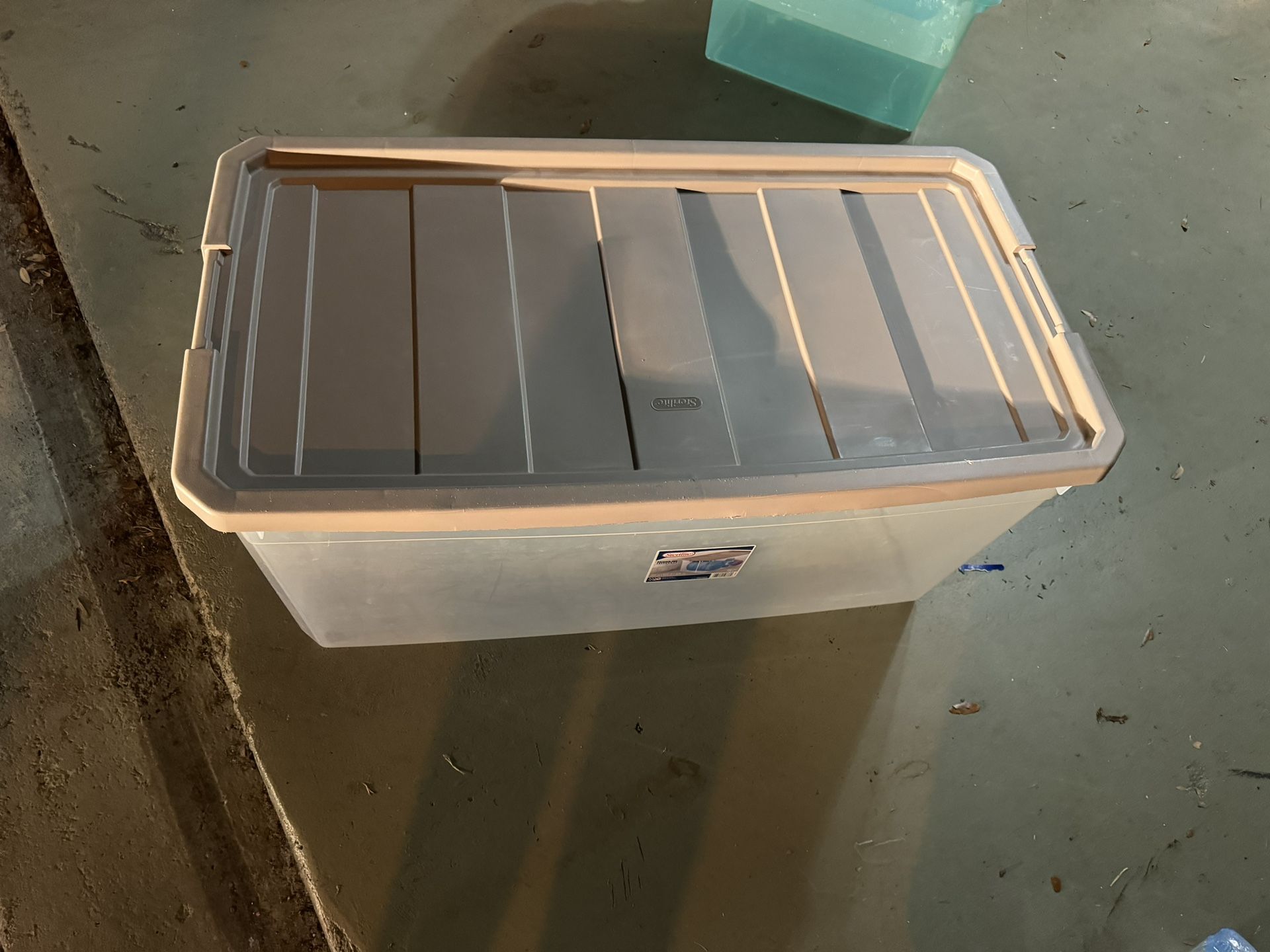 Extra Large Plastic Tub With Lid Storage Container