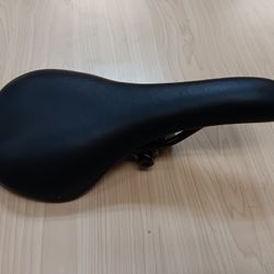 New Seat For Fixie Bikes Or Vintage Road Bike $10 Each Seat