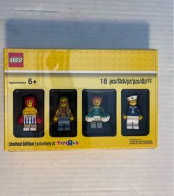 NIB LEGO City Mini Fig boxed set Toys R Us exclusive