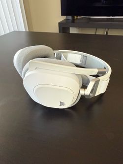 Corsair White Wireless Gaming Headset - Moving Sale