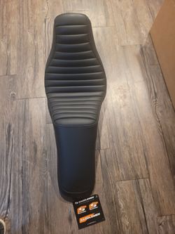 Saddleman Tuck & Roll Seat Harley-Davidson