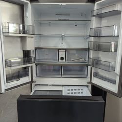 Samsung French Door Refrigerator in Dual Auto Ice Maker with Ice Bites with ENERGY STAR® Certified and Beverage Center