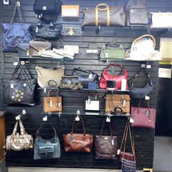 Designer Good! Shoes/Bags/wallets And More!!!
