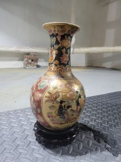 Oriental Vase - Medium