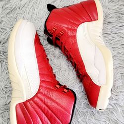 Size 8 Air Jordan 12 Retro Gym Red 2016 130690-600.
