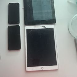 2 Ipads And 2 iPhones For Parts 