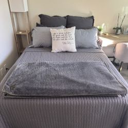 Full Size Mattress Memory Foam Tempur-Pedic w/ Bed Frame