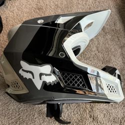 Fox V3 RS Helmet