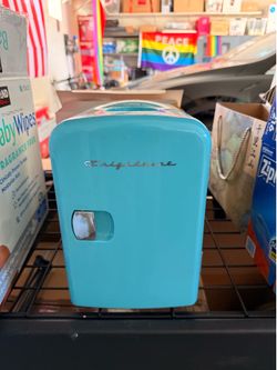 Frigidaire Mini Portable Compact Personal Cooler Fridge