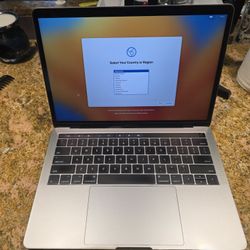 13-inch MacBook Pro (Mid-2017) with the Touch Bar