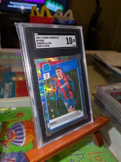 2021 Rated Rookie Purple Astro Pedri SGC 10 